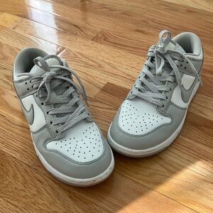 Nike dunk silver/ gray and white. Size 8